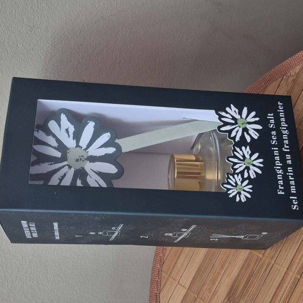 Frangipani Sea Salt Scented Diffuser. New.